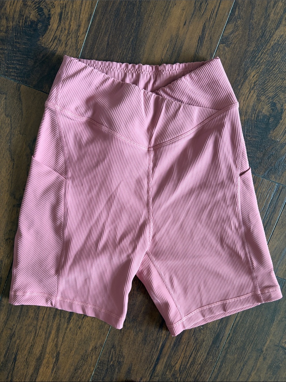 Ribbed High-Waist Pink Bike Shorts with Side Pockets